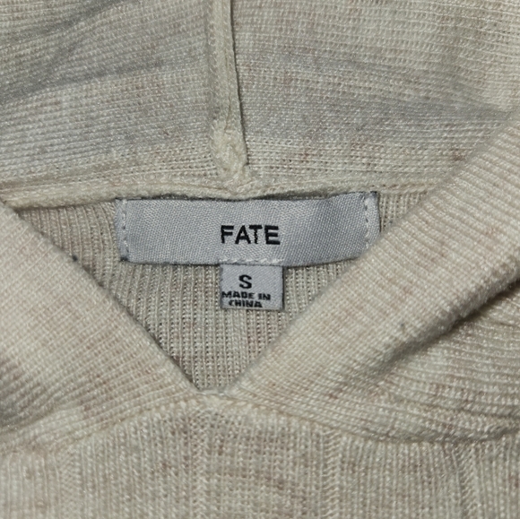 Fate hooded cropped pullover sweater size small 15% wool - Picture 3 of 4